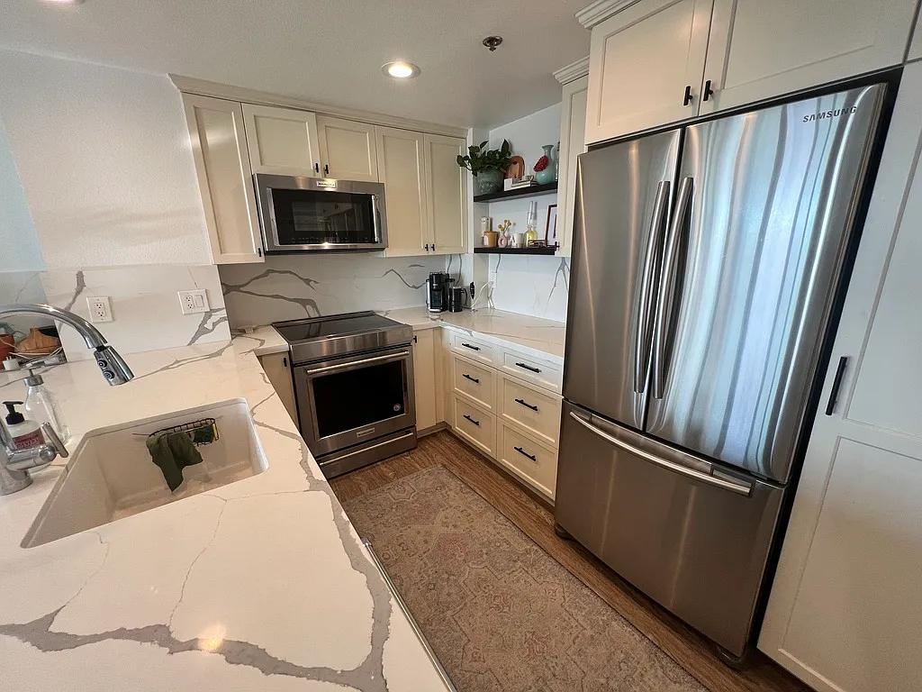 2 bed, 2.0 bath, $5,625 — Photo 3