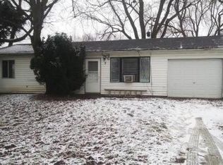 5 Aztec Pl, Champaign, IL 61820