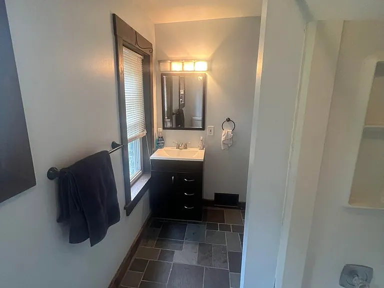 222 W Walnut St — Photo 11