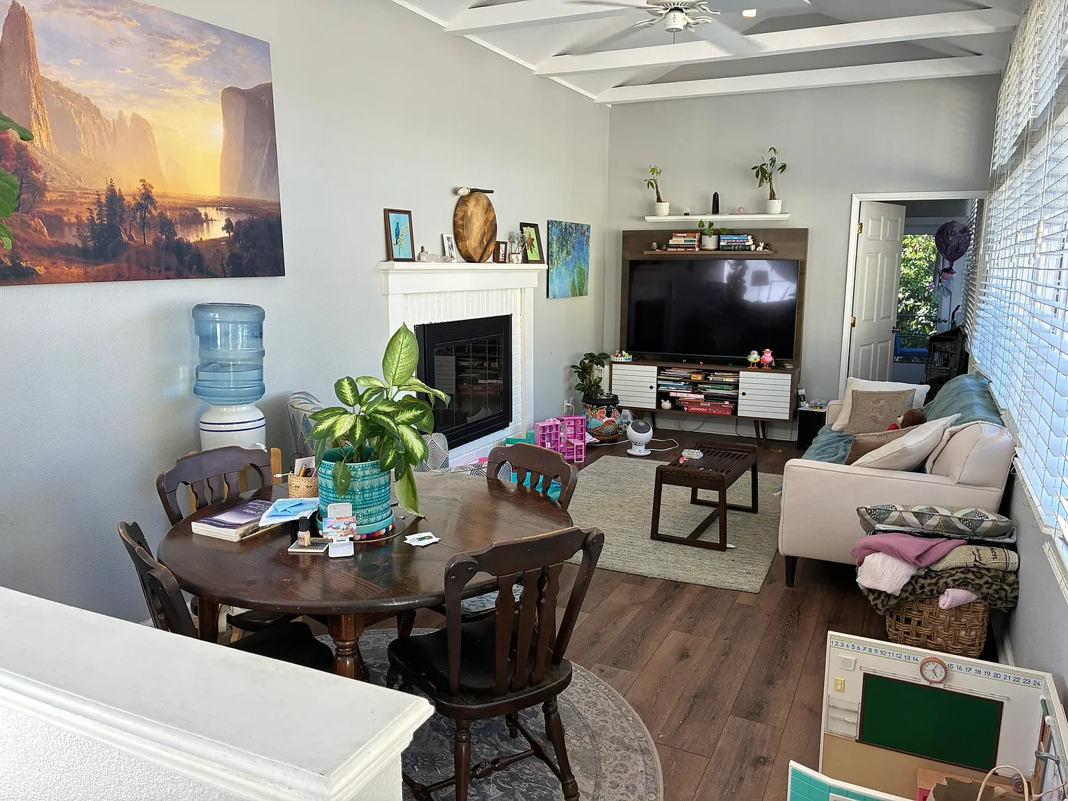 1 bed, 4500 sqft, $2,300 — Photo 1