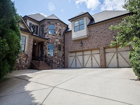 5th image of 2862 Howard Dr NE