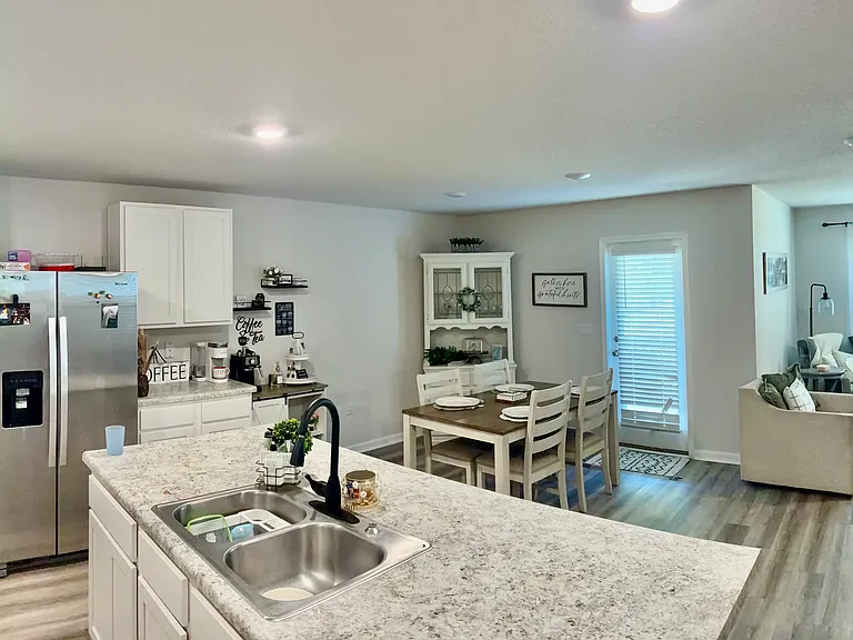 6746 Cambrian Rdg — Photo 11