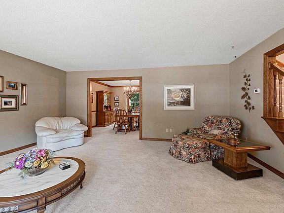 5th image of 2495 Shady Oak Dr