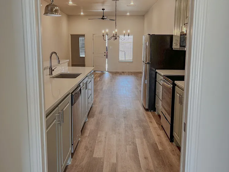 11913 Evanston Ave — Photo 3