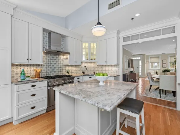 92 Warren St #W-1, Charlestown, MA 02129