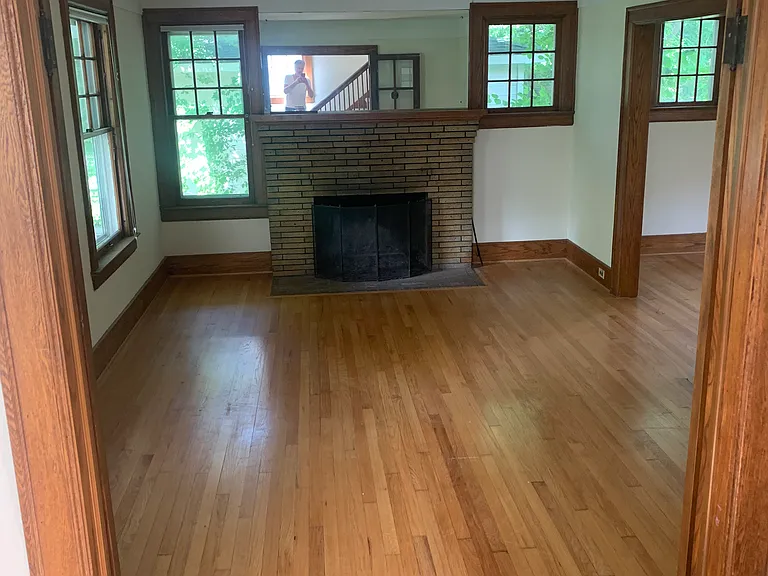1317 Wells St — Photo 9