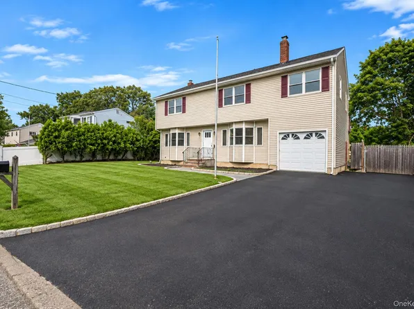 35 Colony Road, Port Jefferson, NY 11776