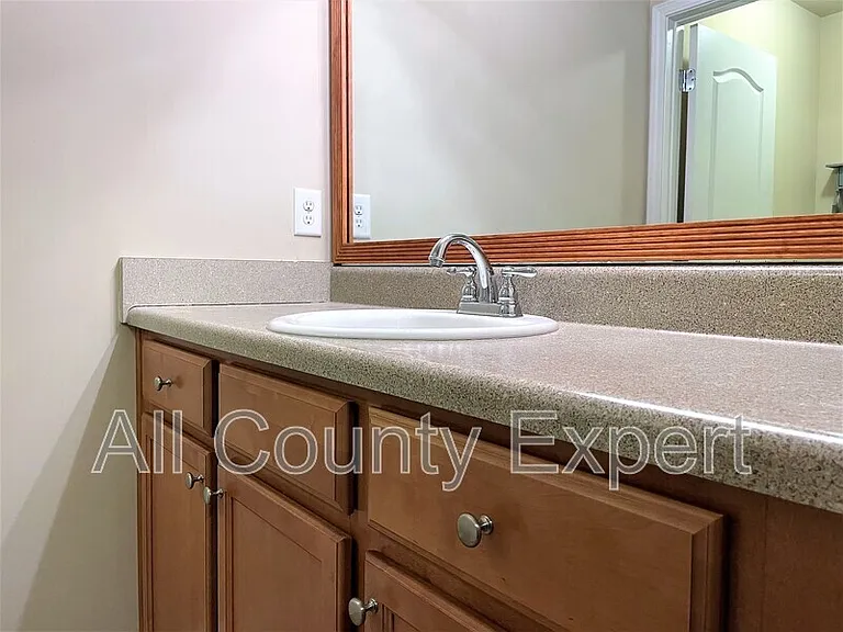 220 Bobbie Way — Photo 17