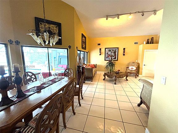 5th image of 14629 Glencairn Rd