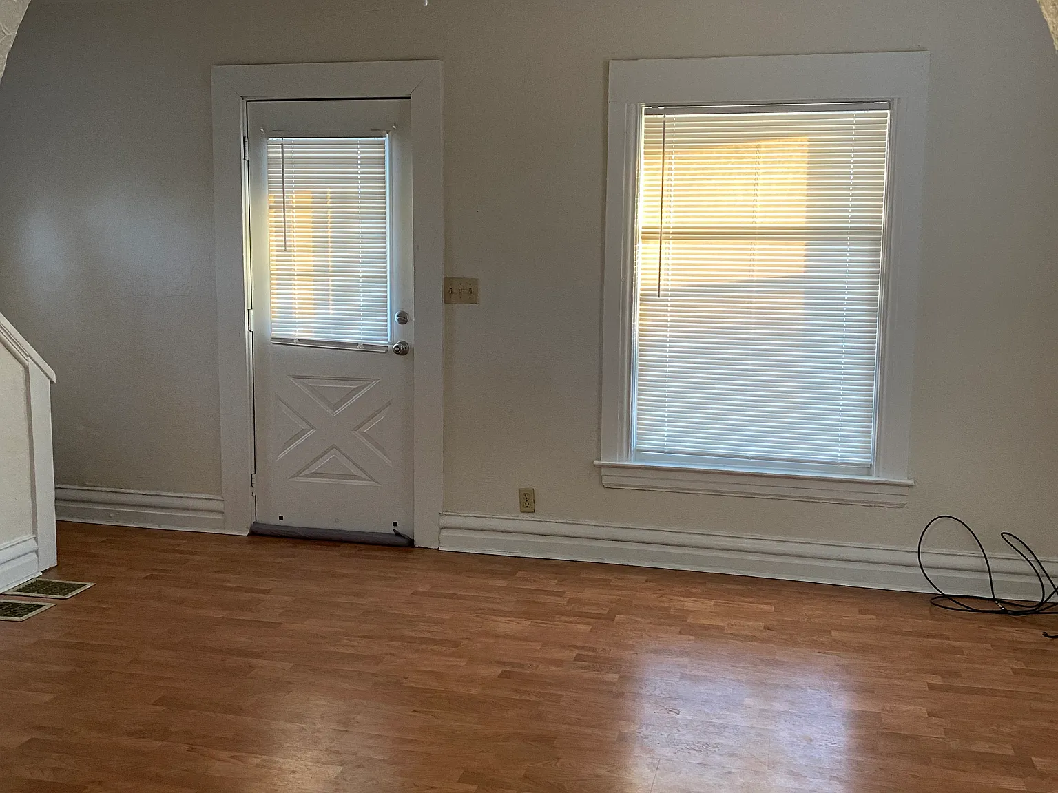 915 Hickory St — Photo 3