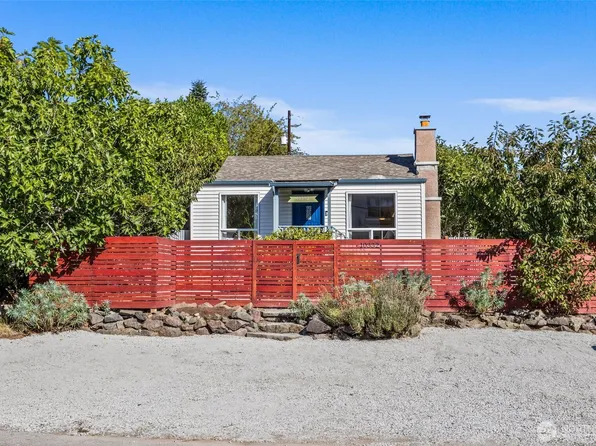 10332 Midvale Avenue N, Seattle, WA 98133
