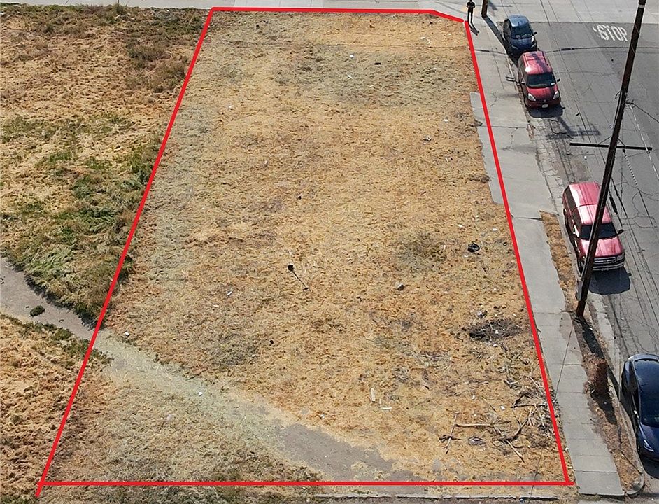 2nd image of 377 S Mount Vernon Ave #10