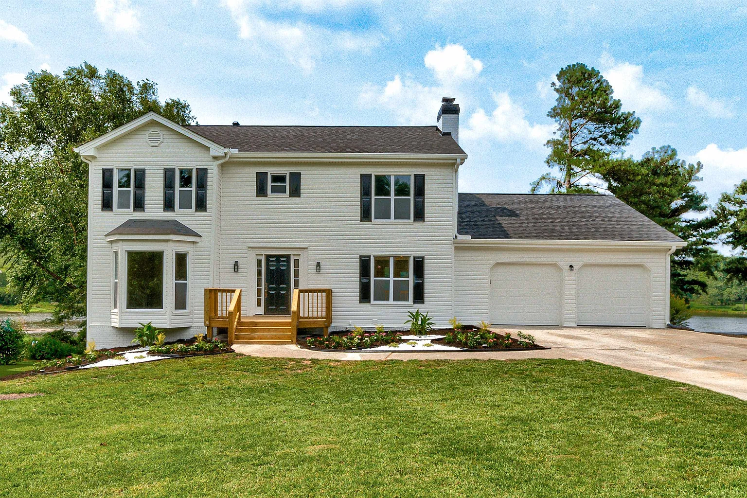 1221 Summit Chase Dr photo 1