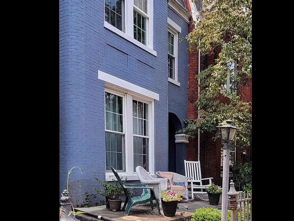 Apartment 2B is on the second floor of this handsome house on a quiet block on Floyd Avenue