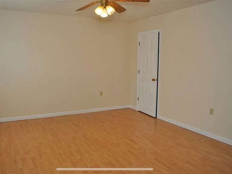 689 Stonewall Dr — Photo 5