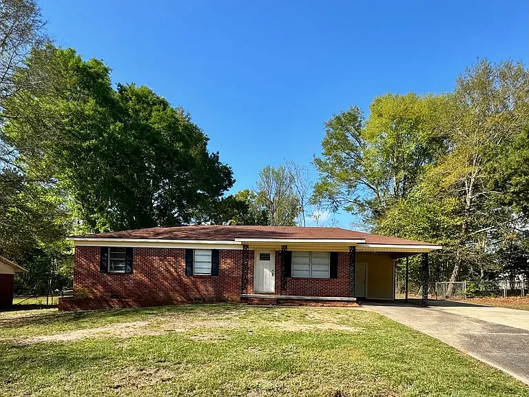 304 Azalea Dr — Photo 1