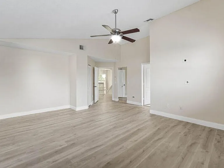 10425 Buena Ventura Dr — Photo 15