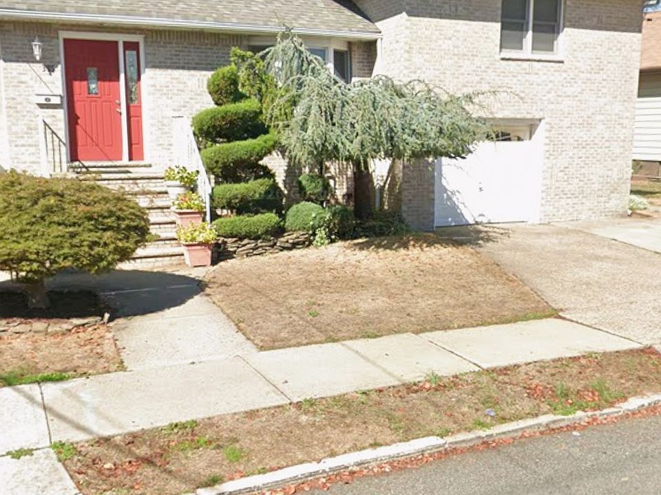 1st image of 385 Westervelt Pl #2