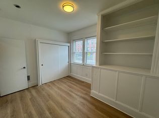 33 Chelsea St #1F, Boston, MA 02128