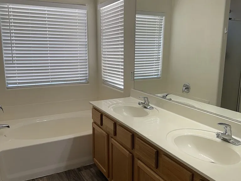 3919 E Longhorn Dr — Photo 8