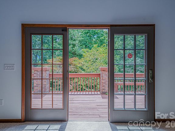 5th image of 452 Cragmont Rd