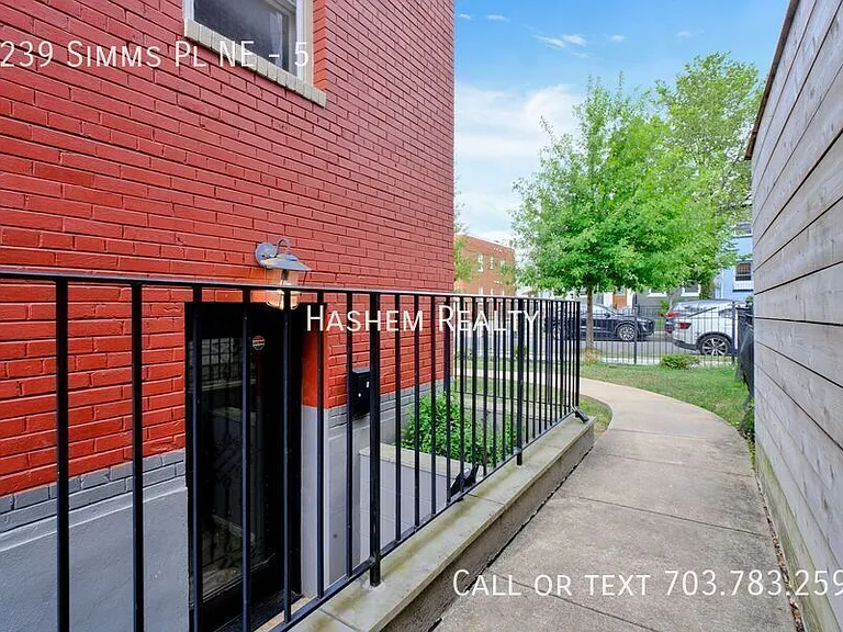 1239 Simms Pl NE #5 — Photo 2
