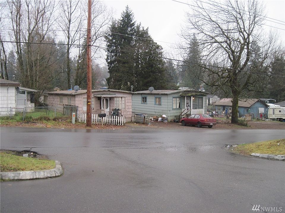 2nd image of 1612 Ridge Rd