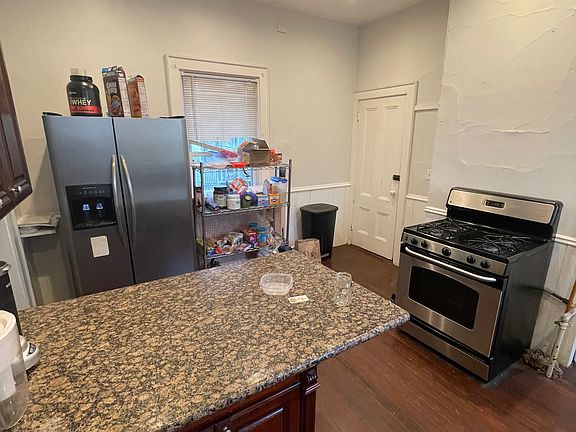 3rd image of 76 Curtis St #1JR