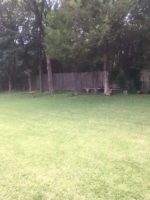 1020 Clarence Drive — Photo 3