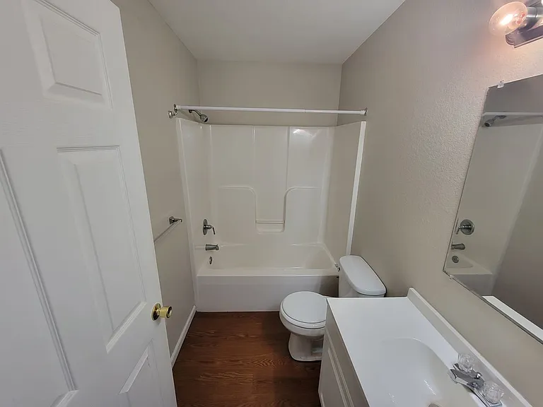 316 E Davis St #C — Photo 13