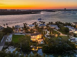 3465 Gulfmead Dr, Sarasota, FL 34242