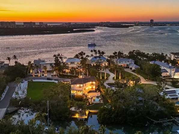 3465 Gulfmead Dr, Sarasota, FL 34242