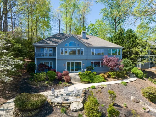 212 N Harbour Dr, Seneca, SC 29672