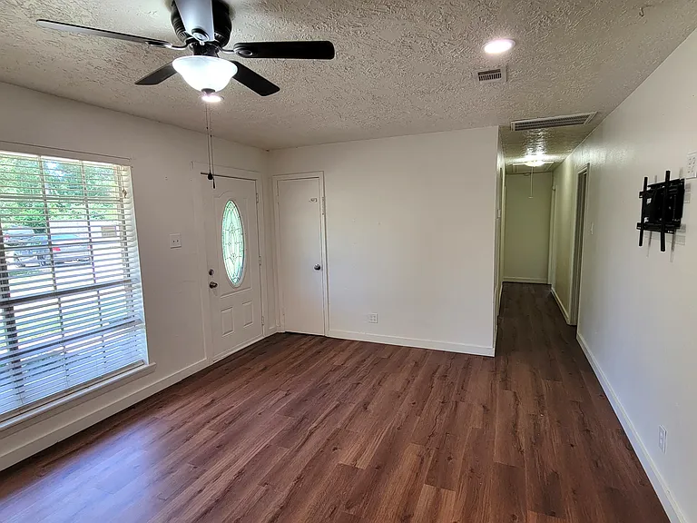 2100 Hill Top Ct #1 — Photo 13