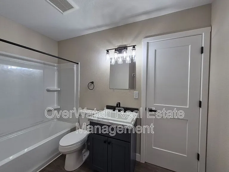 2640 E Haven Cir — Photo 14