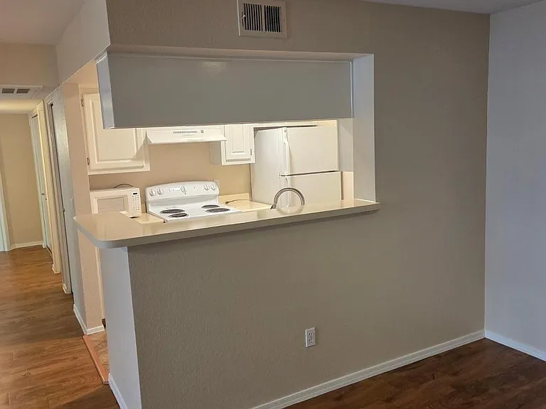 2025 E Campbell Ave #241 — Photo 6