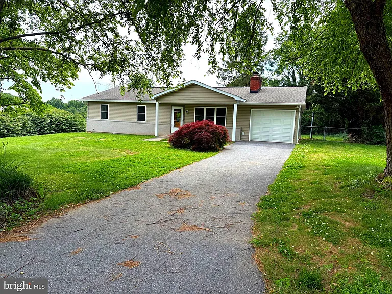 810 Wisteria Dr — Photo 1