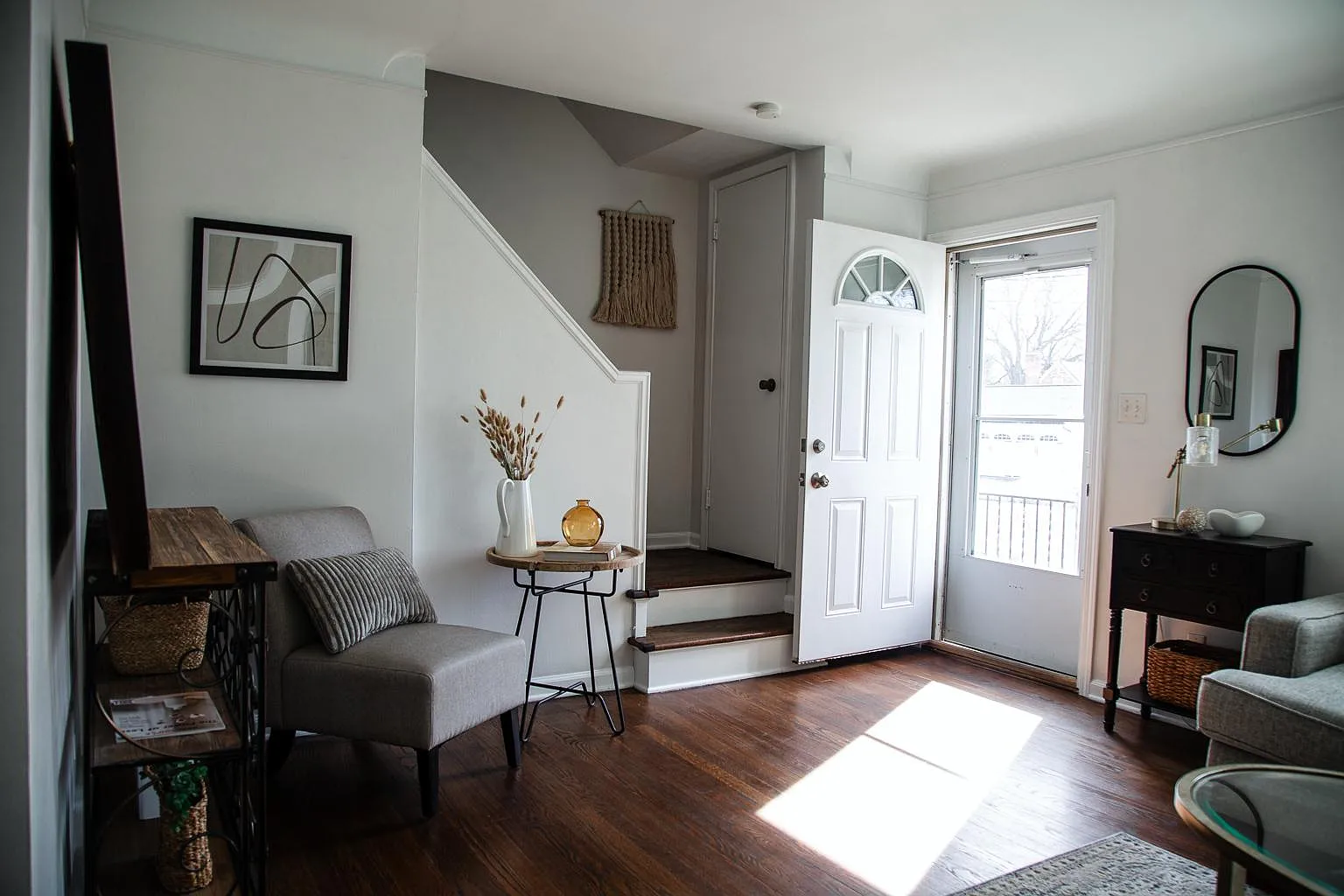 1522 W Webster Rd — Photo 4