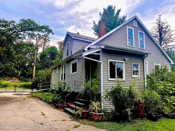 44 Salt Point Turnpike, Poughkeepsie, NY 12603