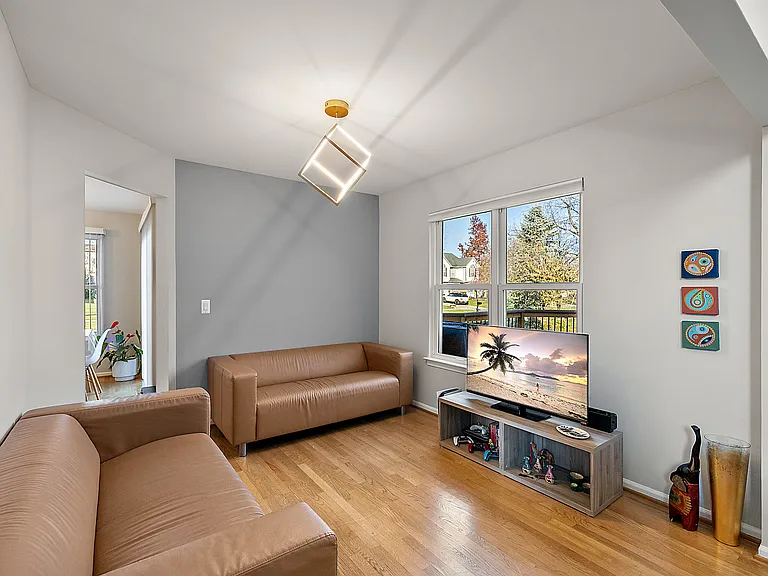 1237 Woodcrest Ct — Photo 8