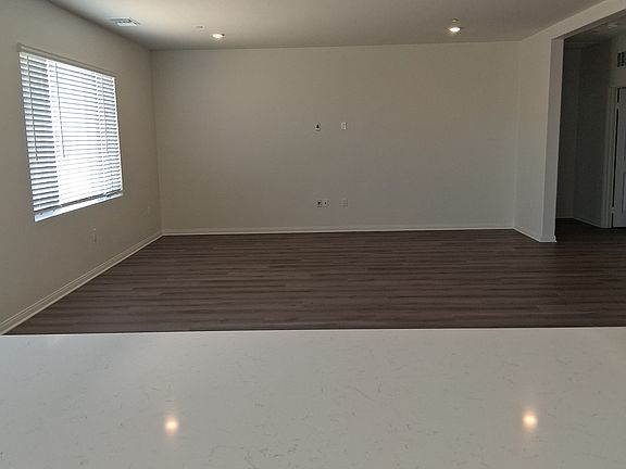 3rd image of 30570 Greenfield Dr