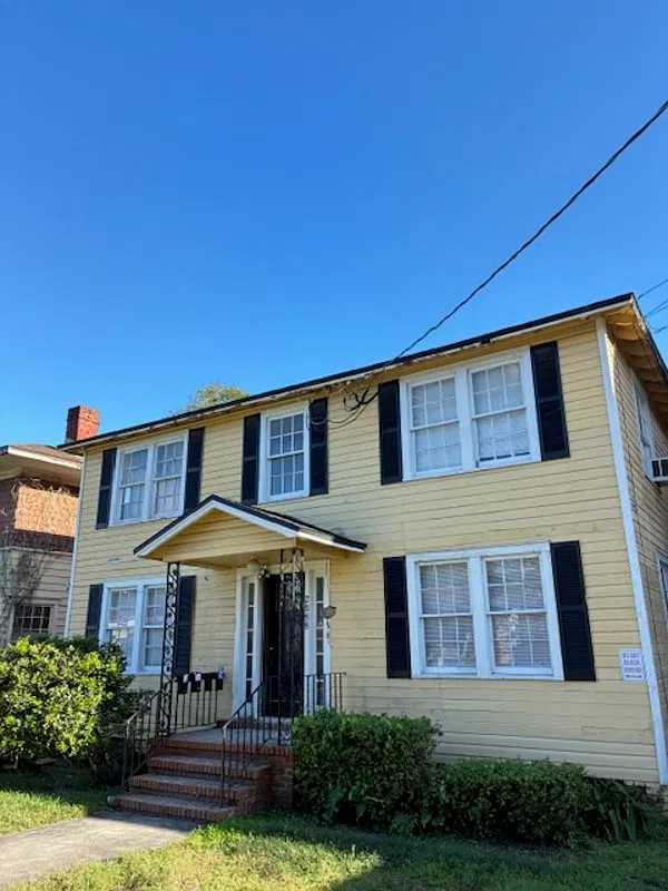 1 bed, 1.0 bath, $1,350 — Photo 1