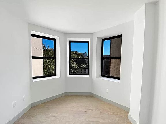 3rd image of 288 Hawthorne St #4F