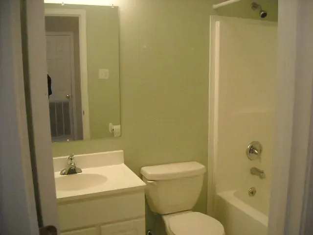 1910 Conway Dr — Photo 9