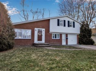 256 Park Forest Dr, Amherst, NY 14221