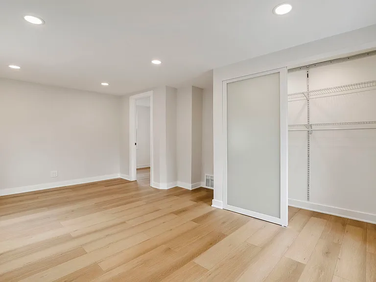 4340 N Oakley Ave #CH — Photo 20