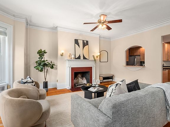 4th image of 338 Marlborough St APT 2