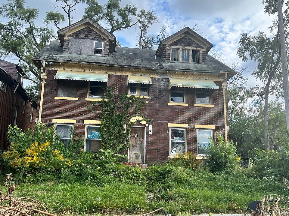 1st image of 3359 Leslie St
