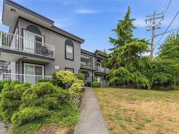 311 Mount Benson St #205, Nanaimo, BC V9S 1B7
