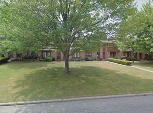 1414 Maplecrest Dr, Youngstown, OH 44515